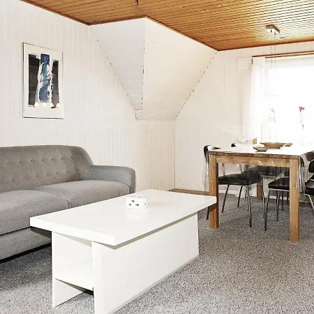 Two-bedroom Holiday In 5