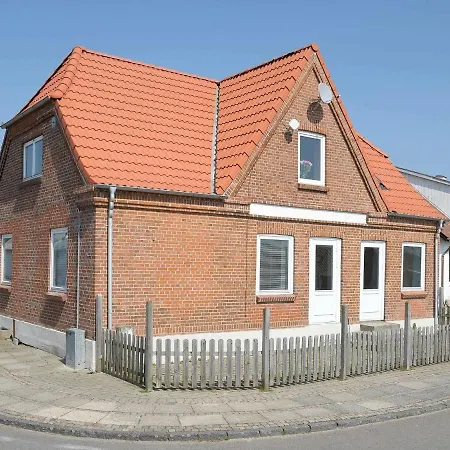 Two-bedroom Holiday In 5