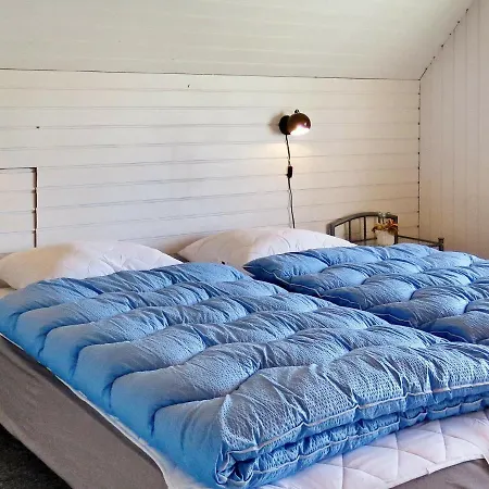 Two-bedroom Holiday In 5